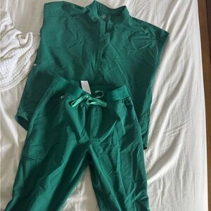 FIGS EMERALD SCRUBS SET SIZE SMALL